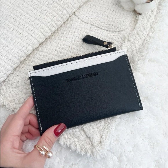 Handbags - ⚠️Clearance🫧Two Tone Card Holder Black Wallet